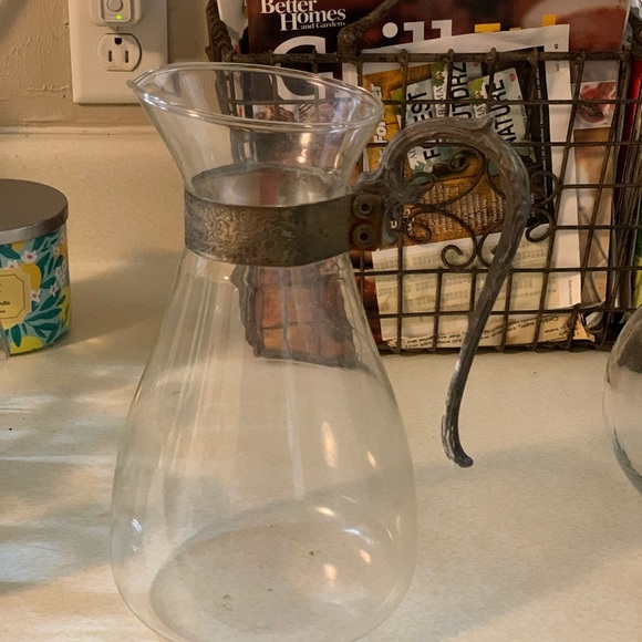 Two Vintage Pitchers Glass - Picture 3 of 4